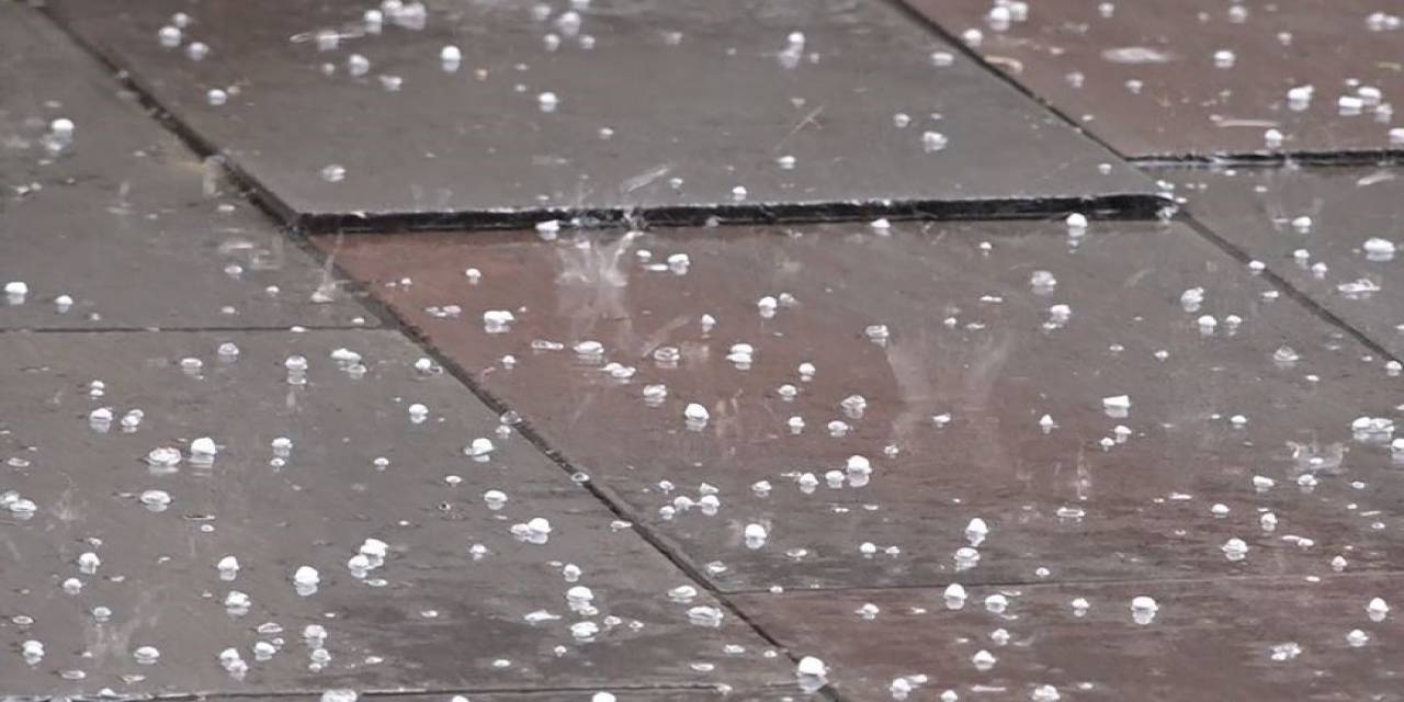 Ardahan’da Dolu Yağışı Tarım Arazilerine Zarar Verdi