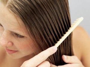 Saçlarda Örgü Ve Topuza Dikkat