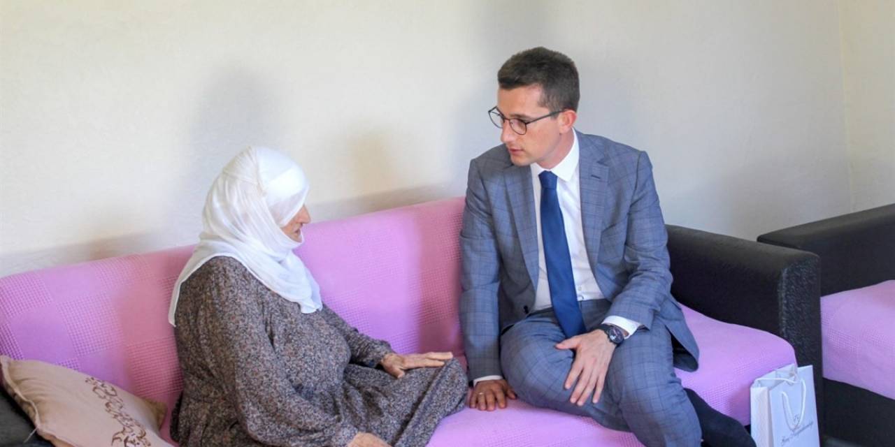 Kaymakam Kaptanoğlu, Yaşlıların Taleplerini Dinledi