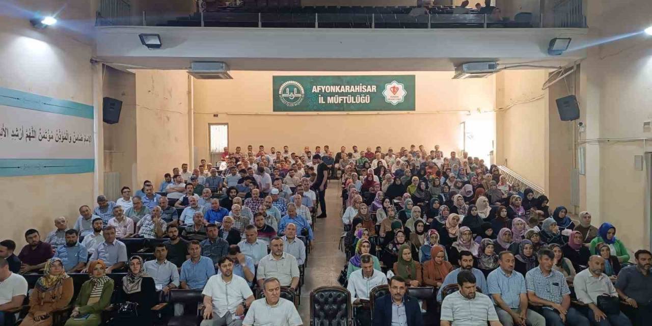 Afyonkarahisar’da, ’bir Yetime Aile Olmak’ Paneli