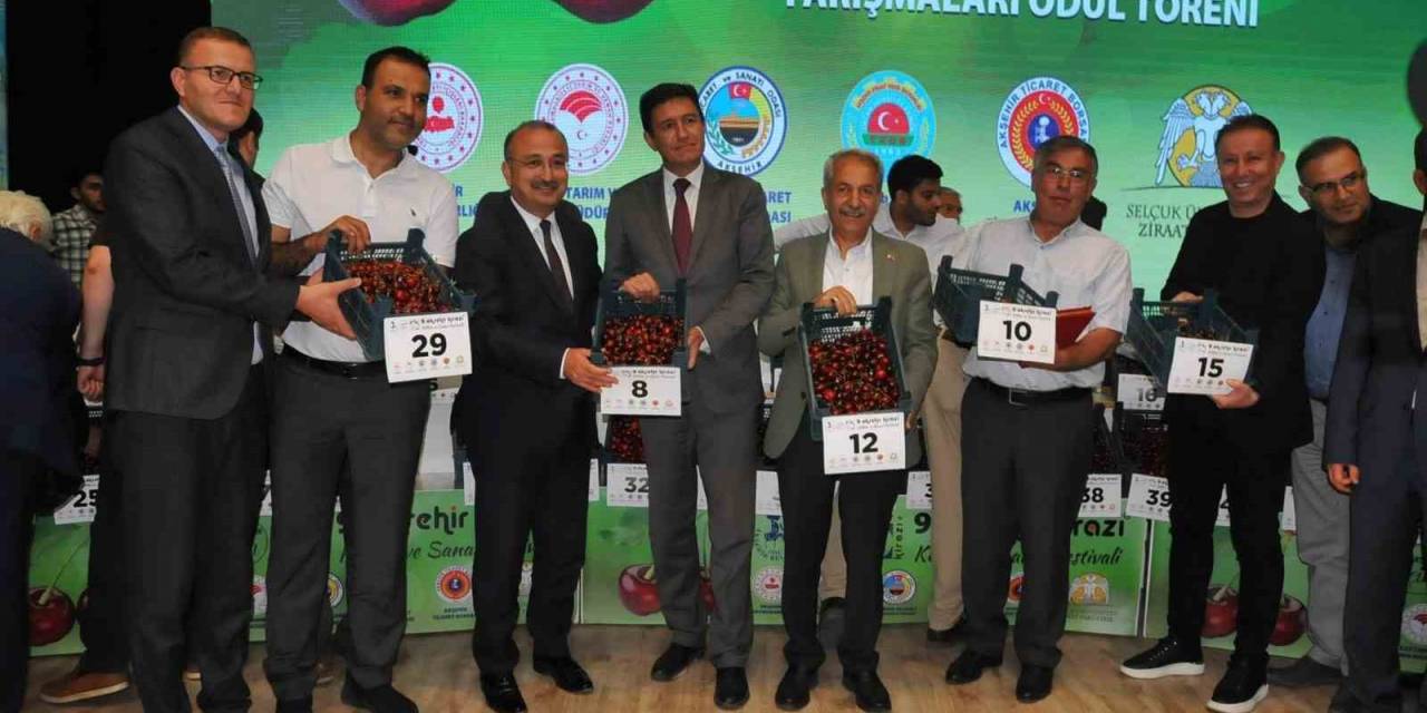 Konya’da 9. Akşehir Kirazı Kültür Ve Sanat Festivali Yapıldı