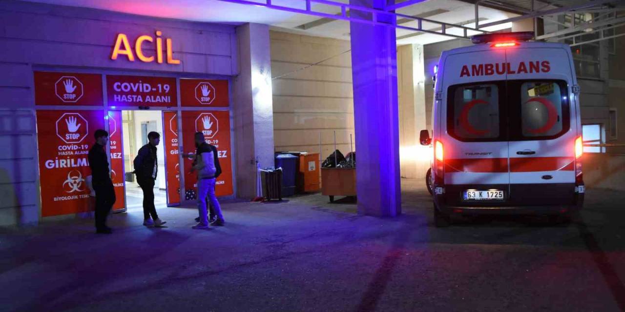 Tıra Çarpan Minibüsün Sürücüsü Feci Şekilde Hayatını Kaybetti