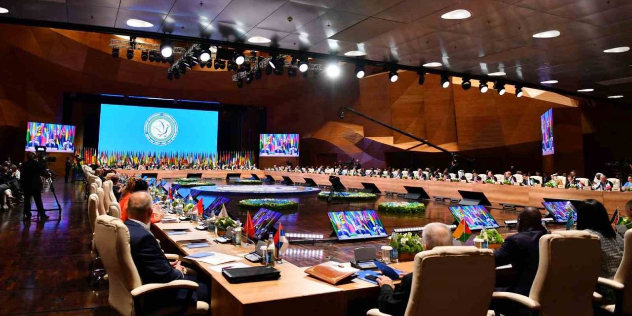 Aliyev: “ermenistan Bölgede Barış İstiyorsa Silahlı Güçlerini Karabağ’dan Tamamen Çekmeli”