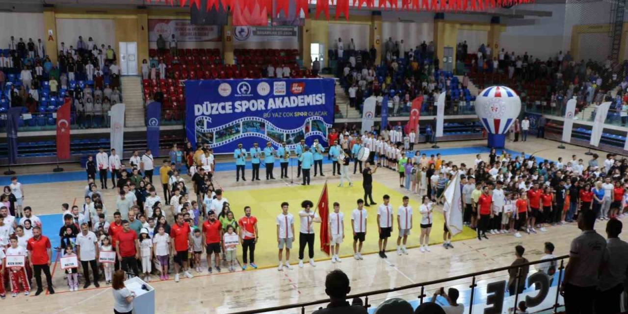 Binlerce Çocuk Spor Yapacak