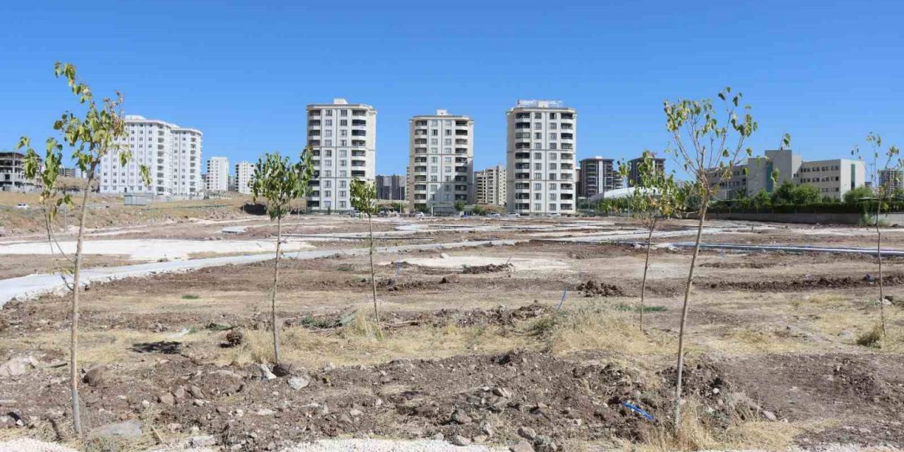 Büyükşehirden Mehmetçik Mahallesinde Park Çalışması