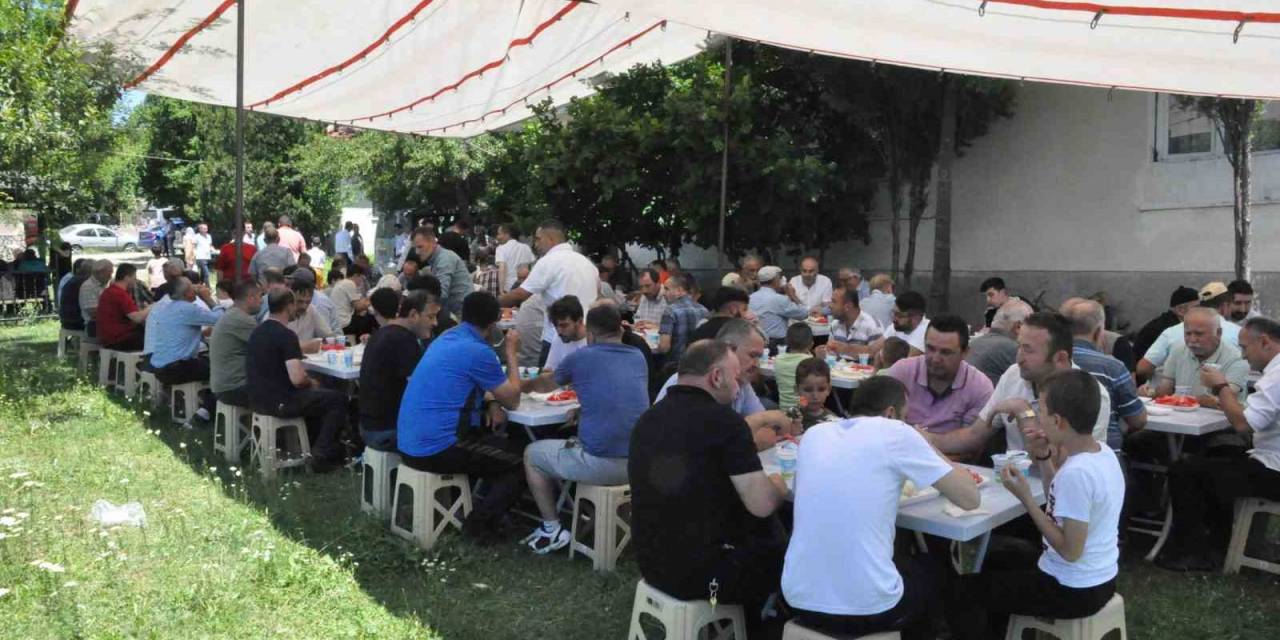 Namaza Gelmeyenlerin Suya Atıldığı O Köyde Bayram Şenliği