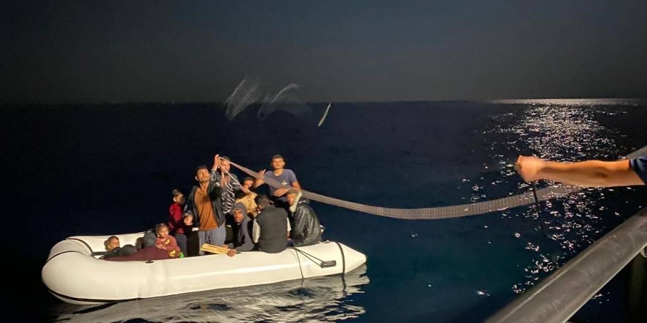 Ayvacık Açıklarında Yunan Unsurlarınca Ölüme Terk Edilen 16 Kaçak Göçmen Kurtarıldı