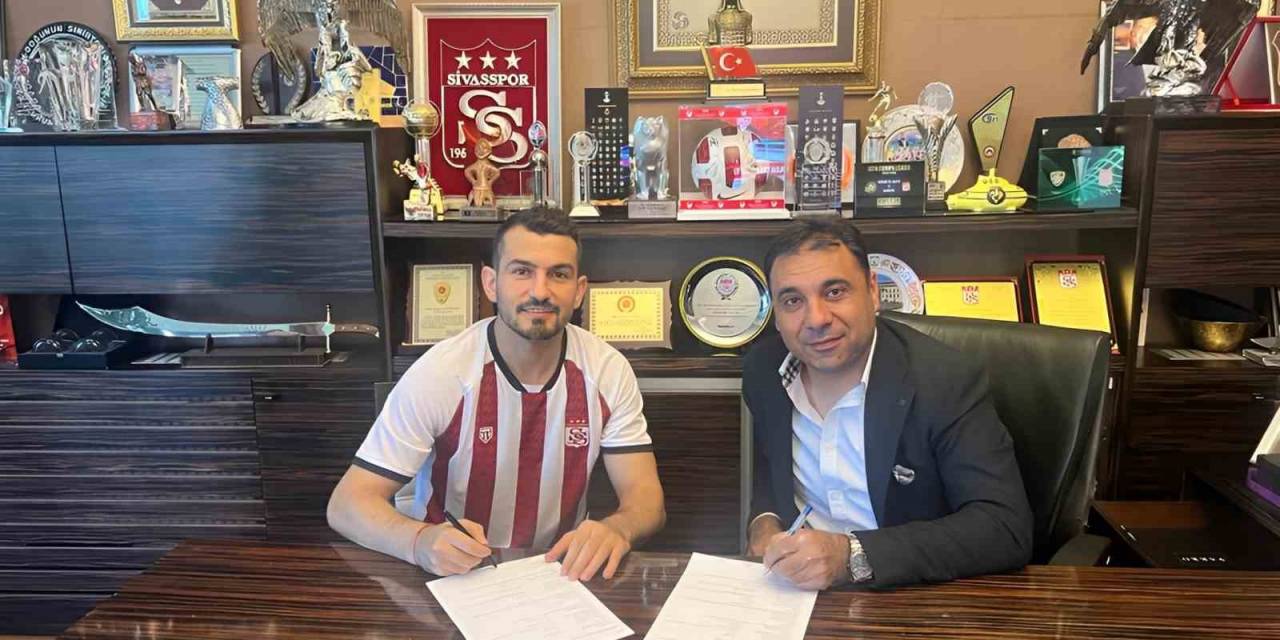 Emrah Başsan Sivasspor’a İmzayı Attı