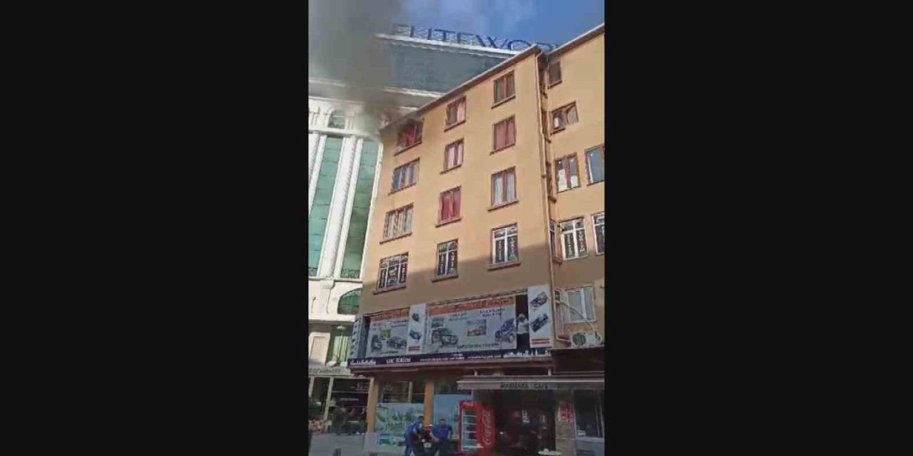 Beyoğlu’nda 5 Katlı Binada Korkutan Yangın