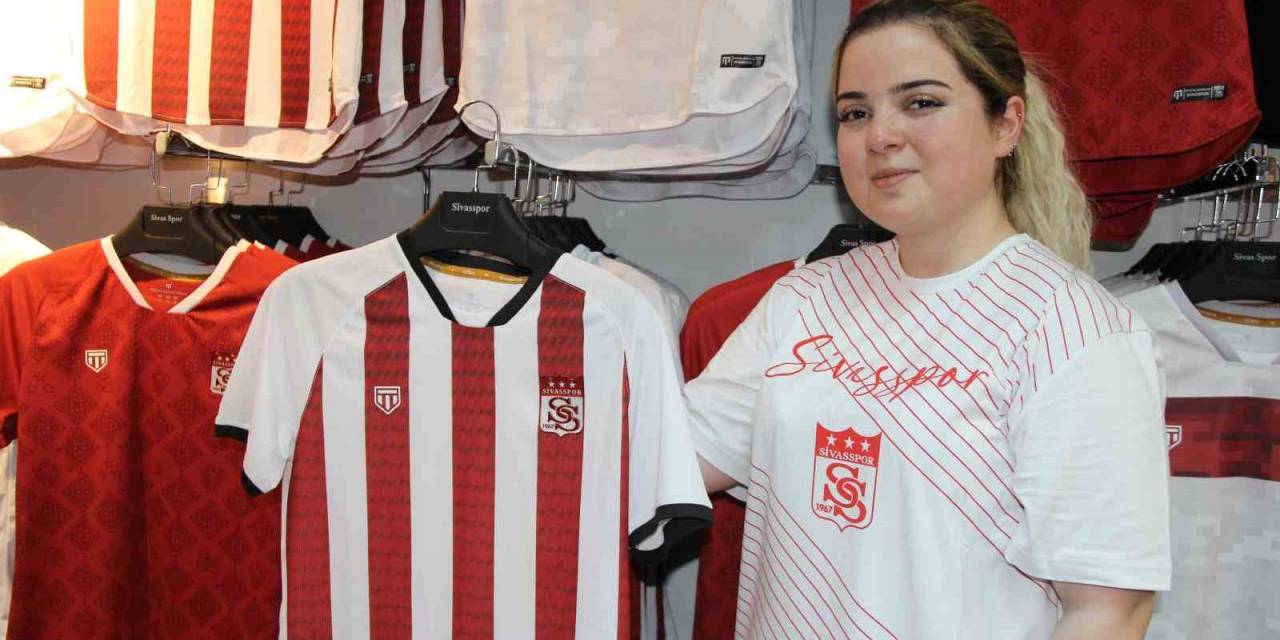 Sivasspor’un Yeni Sezon Formaları Tanıtıldı