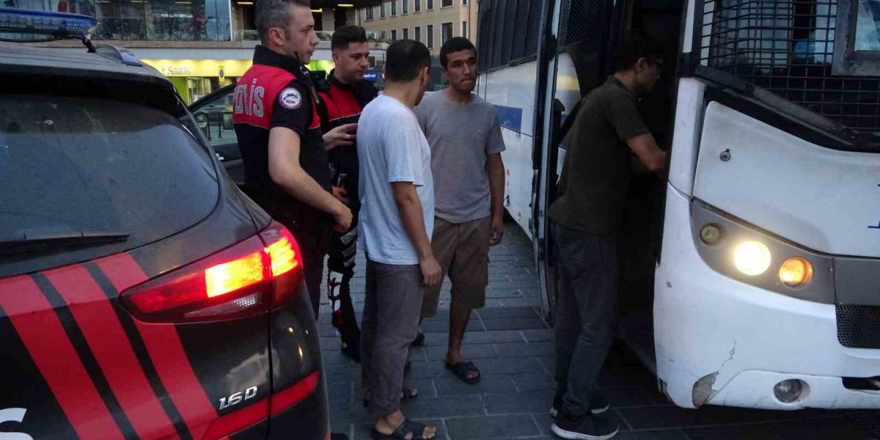 Taksim’de Kaçak Göçmen Denetimi