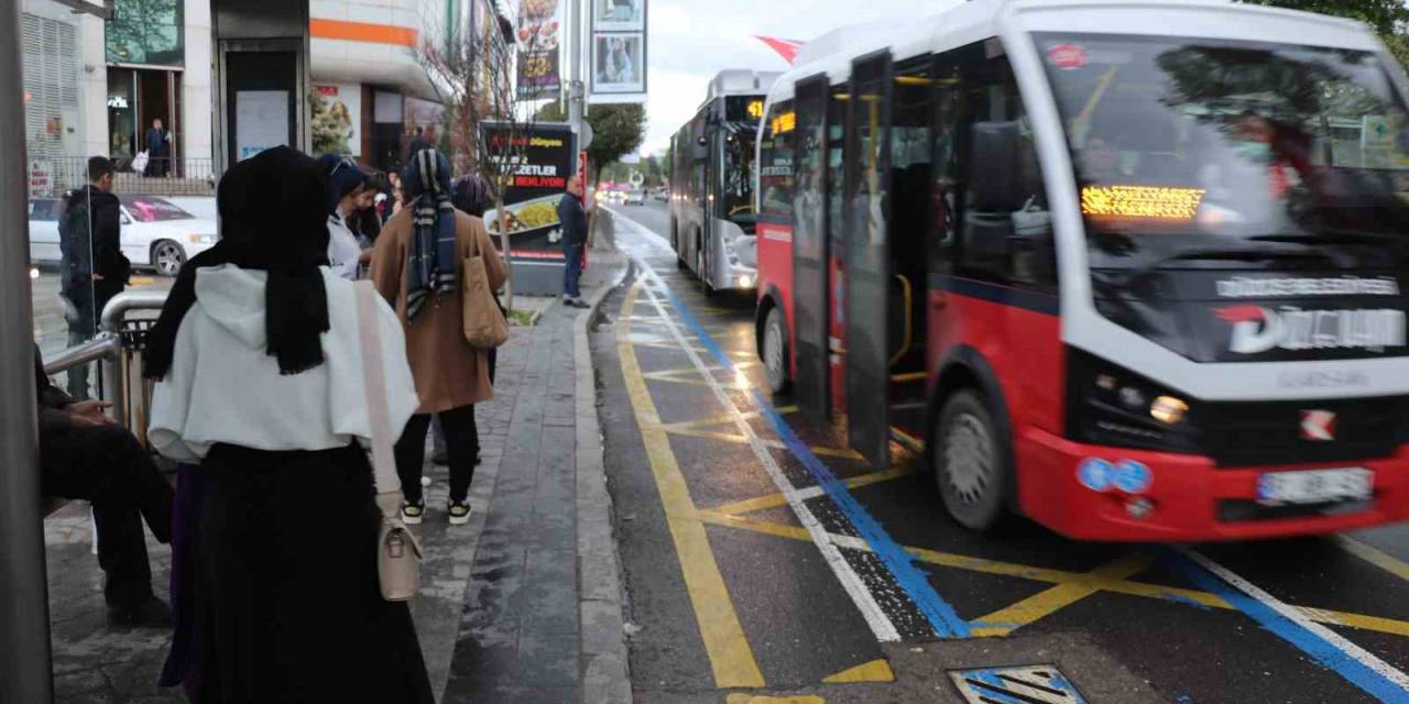 100 Bin Yolcu Ücretsiz Seyahat Etti