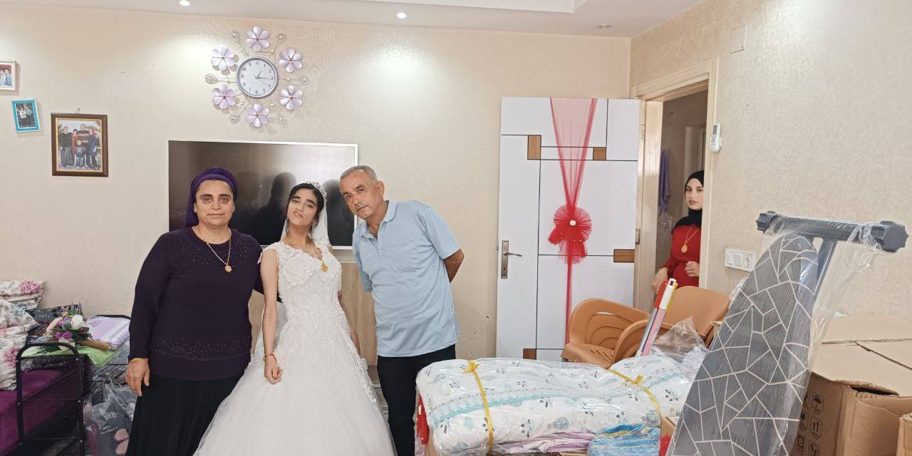 Kızı İçin Damatsız Düğün Yaptı