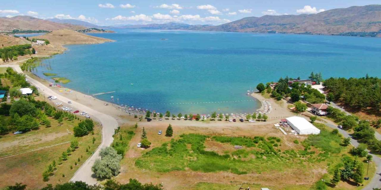 Doğunun İncisi Hazar Gölü, Yerli Ve Yabancı Turistleri Bekliyor