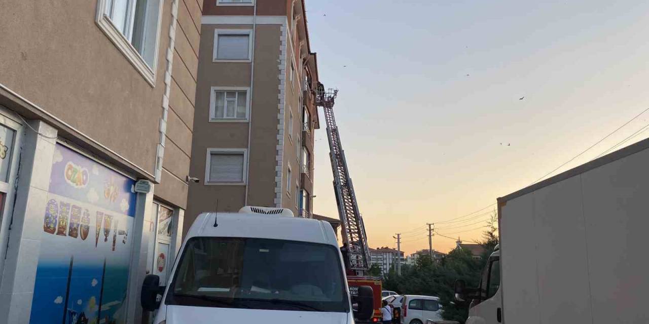 Anahtarı Olmayan Genç Evine İtfaiye Merdiveniyle Girdi