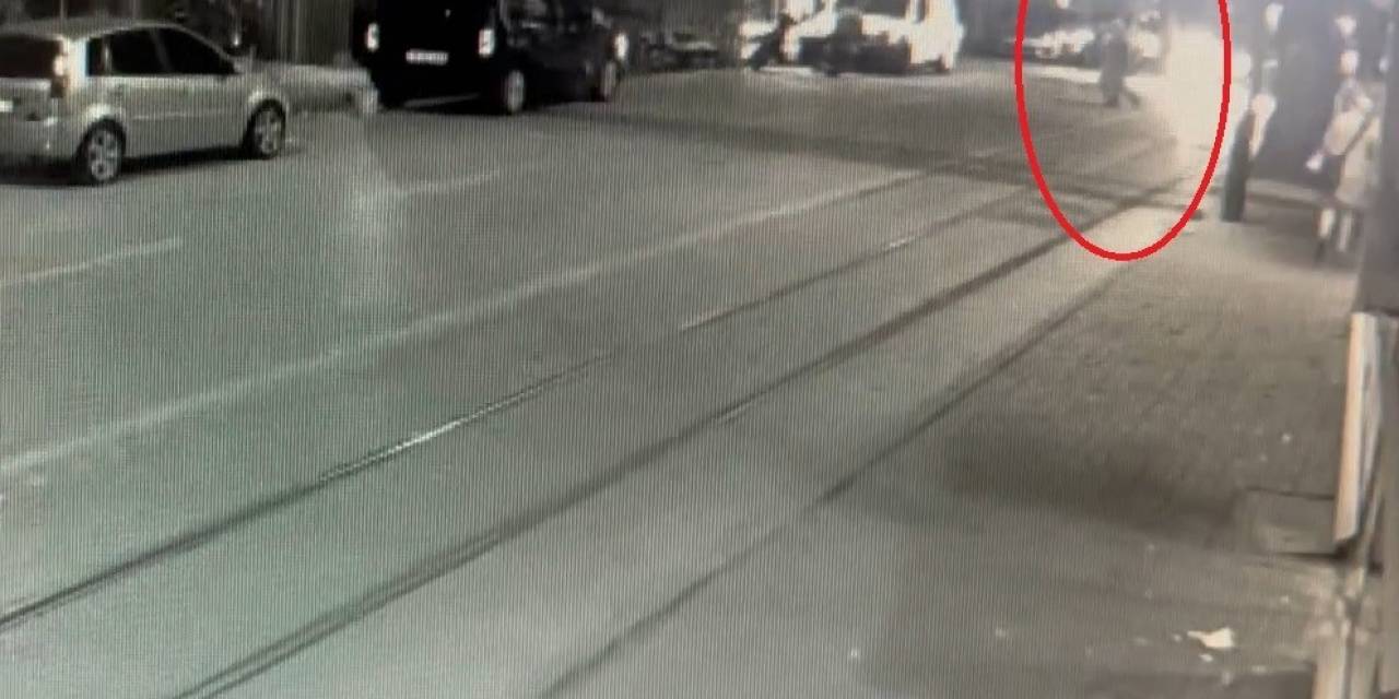 13 Günde 2 Kaza 2 Ölüm...camiden Çıkan Adam Otomobilin Çarpmasıyla Hayatını Kaybetti