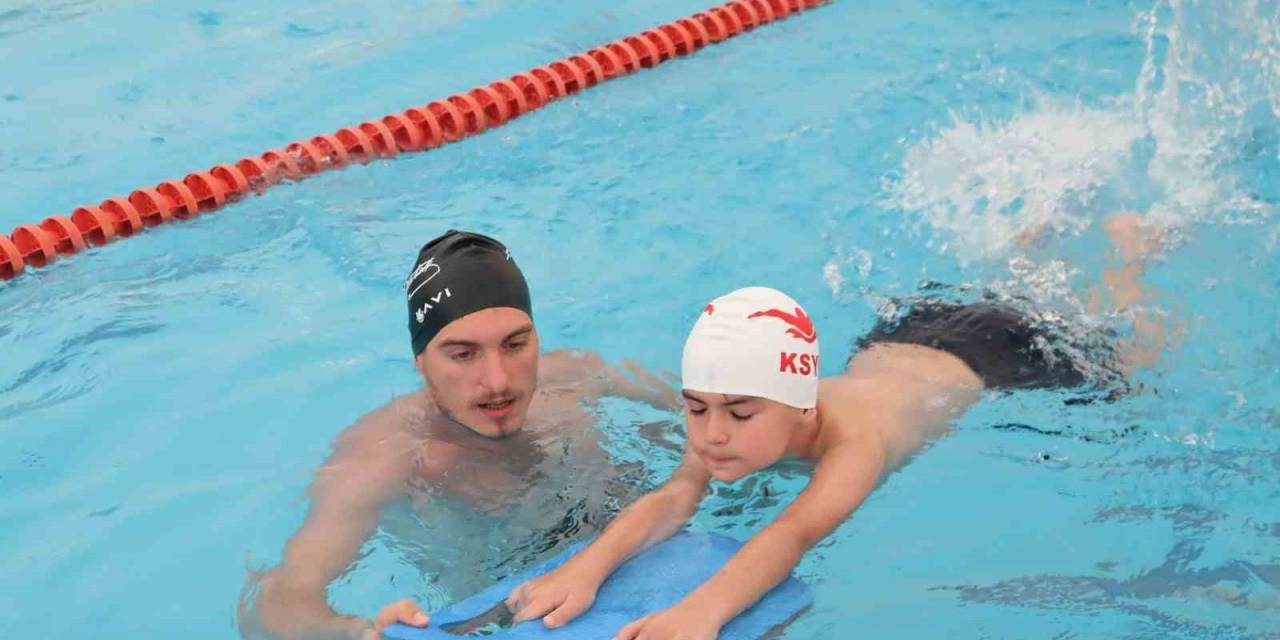 İzmit’te Yüzme Bilmeyen Kalmayacak