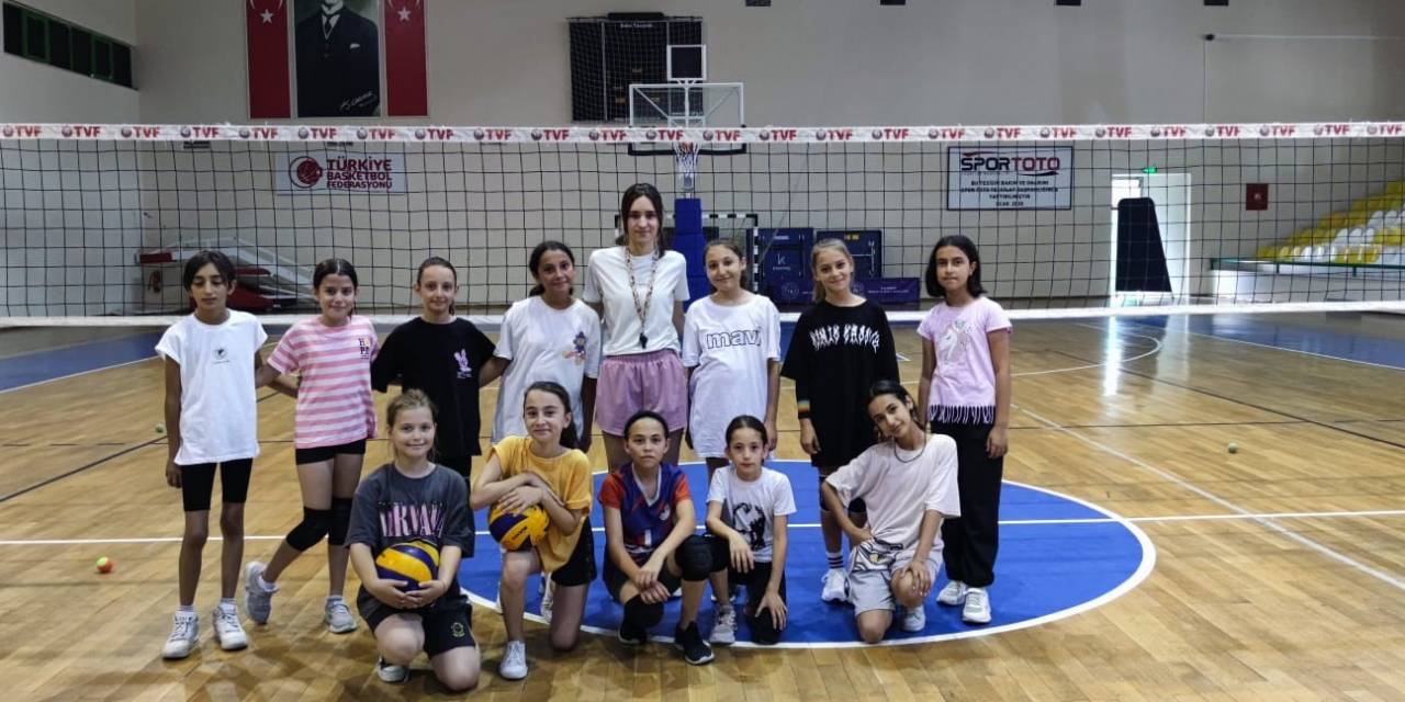 Burhaniye’de Yaz Spor Okulları Açıldı