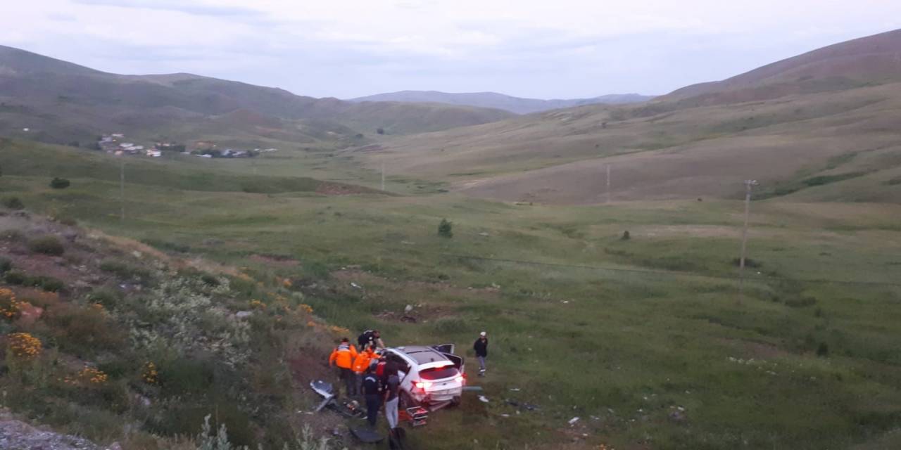 Otomobil Şarampole Uçtu: 4 Yaralı