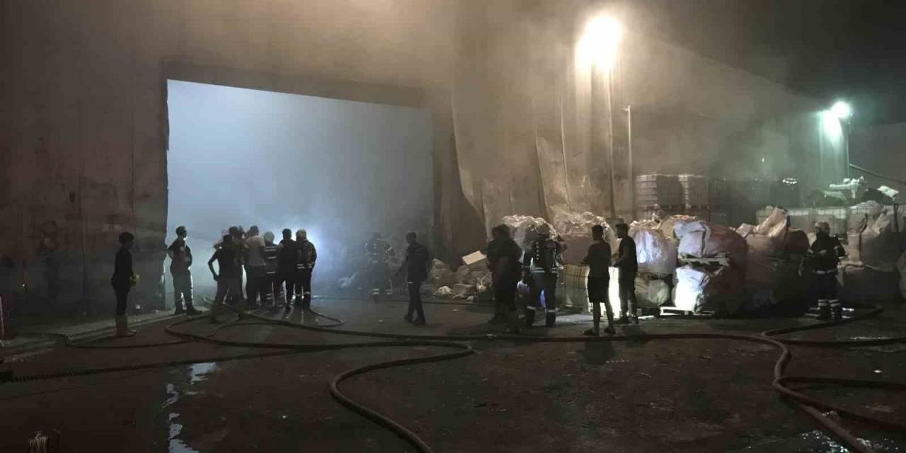 2 Gece Arayla Aynı Tesiste Yoğun Dumanlar Ekipleri Harekete Geçirdi