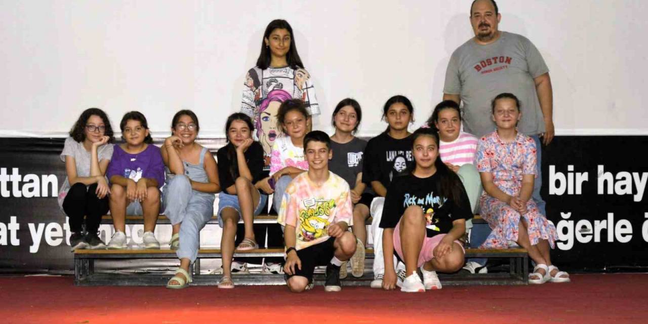 Çine’de Geleceğin Tiyatrocuları Yetiştiriyor