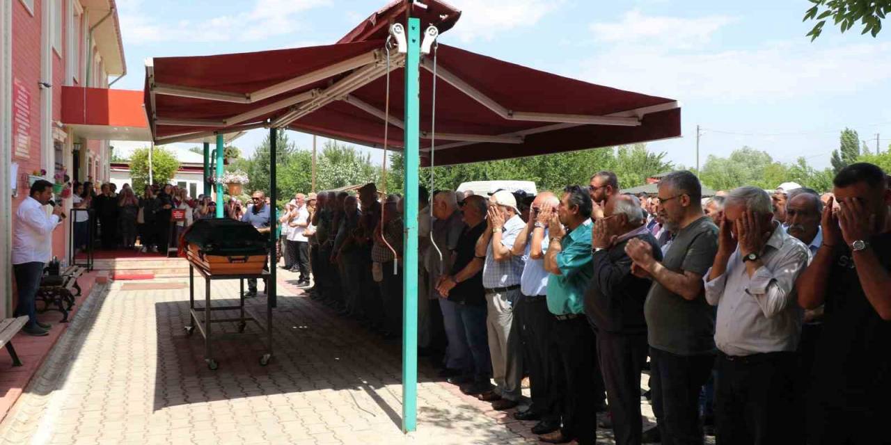 Şehit Annesi Son Yolculuğuna Uğurlandı