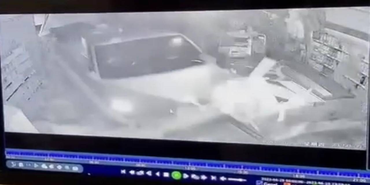 Diyarbakır’da 1 Kişinin Öldüğü Feci Kaza Dükkan İçi Kamerasına Yansıdı