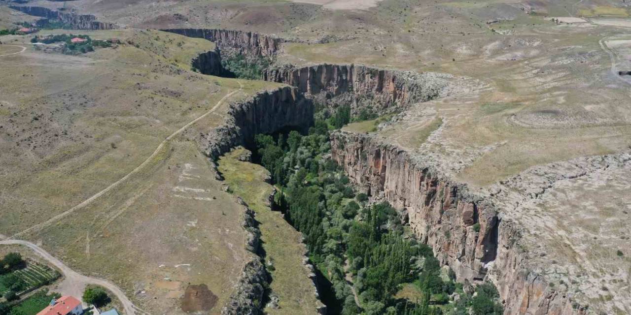 Dünyanın 2. Büyük Kanyon Vadisi Cam Terastan İzlenecek