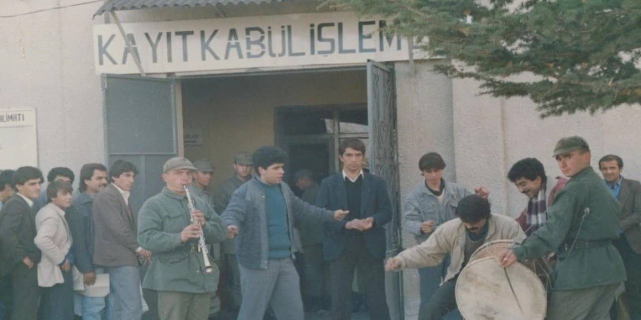 Bu Fotoğraf 37 Yıl Önce Çekildi