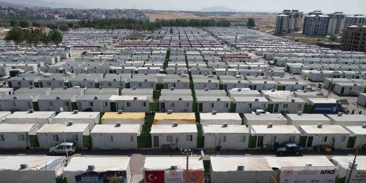 Depremzedeler Yapılan Hizmetlerden Duydukları Memnuniyeti Dile Getirdi