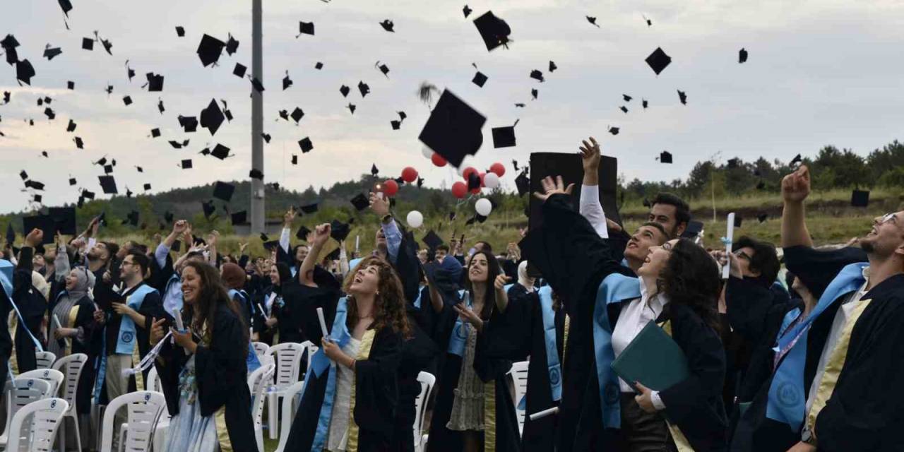 Esogü’de Mezuniyet Coşkusu Başladı