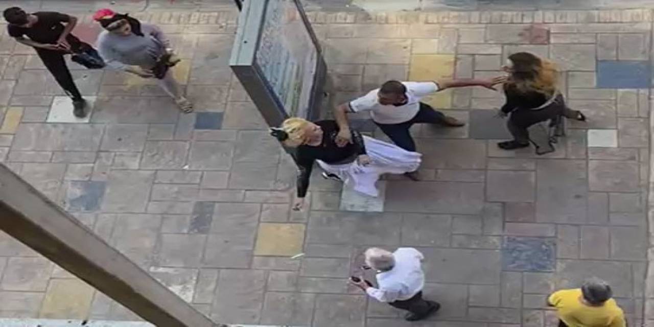 Erkeklerin Ayıramadığı Kadınların Kavgasını Polis Sonlandırdı