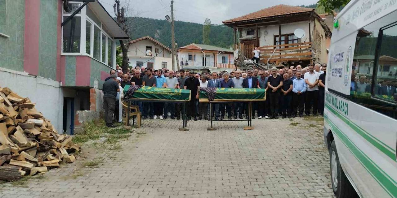 Eşi Tarafından Öldürülen Kadın Ve Annesi Tokat’ta Toprağa Verildi