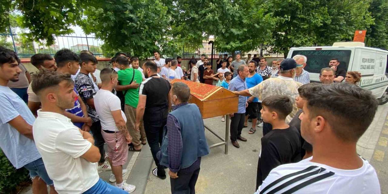Keşan’da Denizde Boğulan 14 Yaşındaki Çocuk Toprağa Verildi