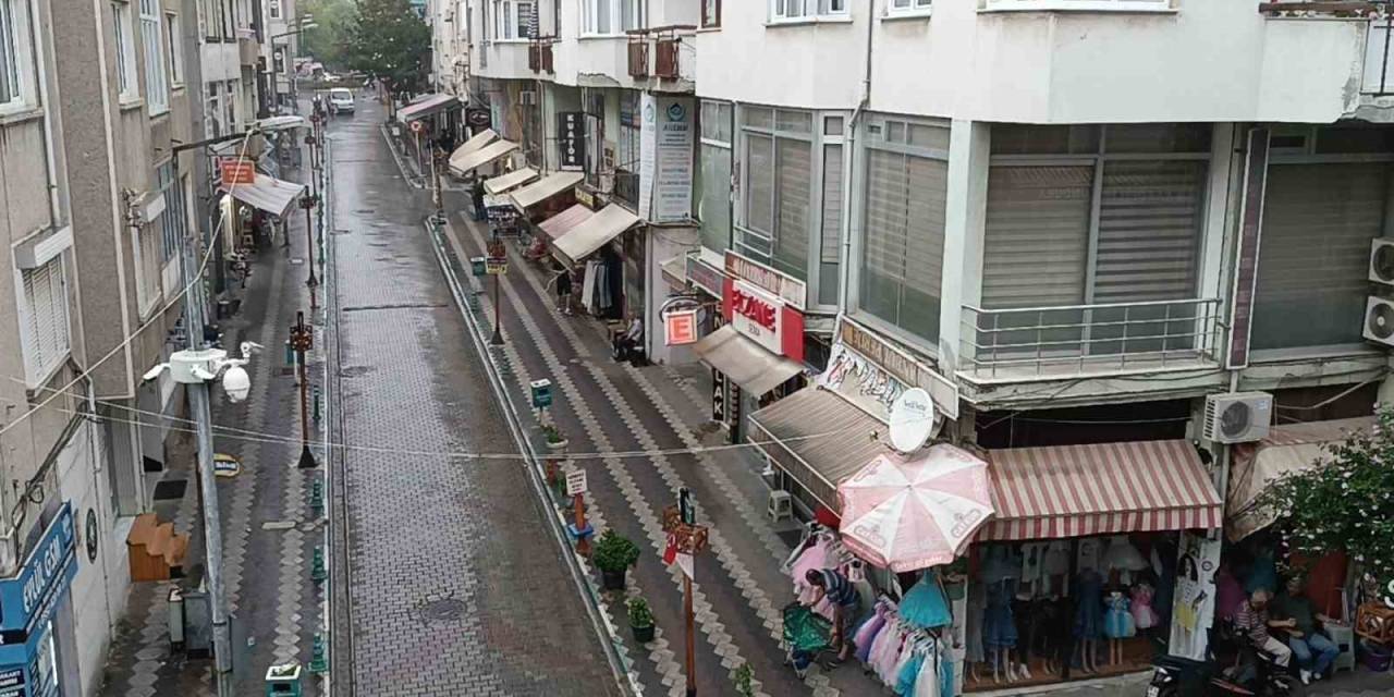 Tekirdağ’da Sağanak Yağış Etkisini Gösterdi