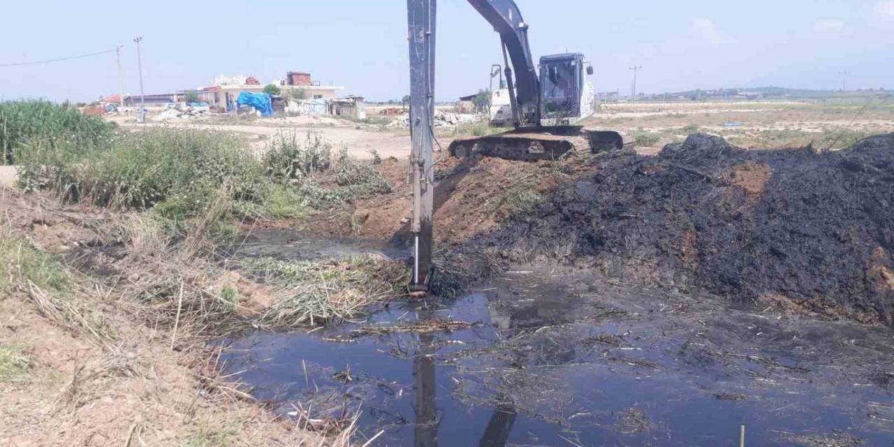 Maski’den Salihli’de 2 Kilometrelik Dere Temizliği
