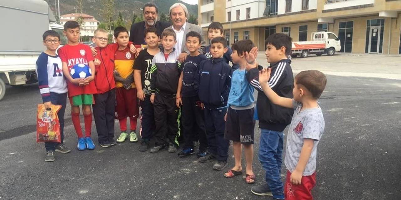 Osmaneli’nde 100 Konut 11 İşyeri Sahiplerine Teslim Edildi