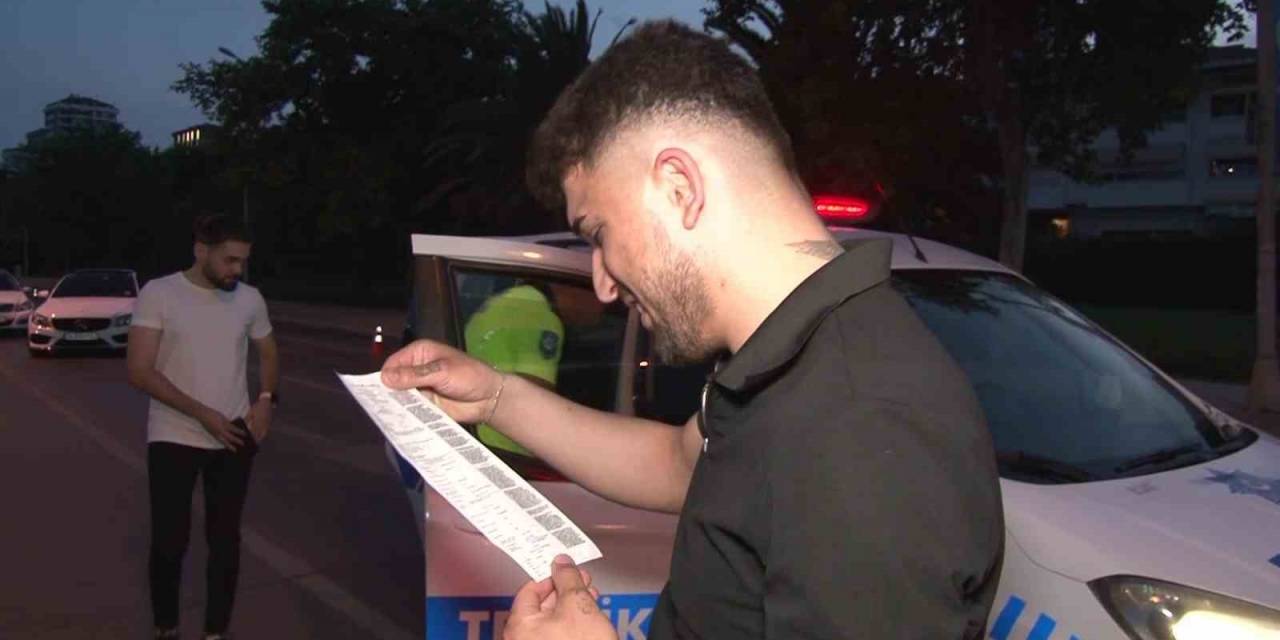 Kadıköy’de Makas Atarken Polise Yakalanan Sürücü: ”ilk Cezam, Devletimiz Var Olsun”