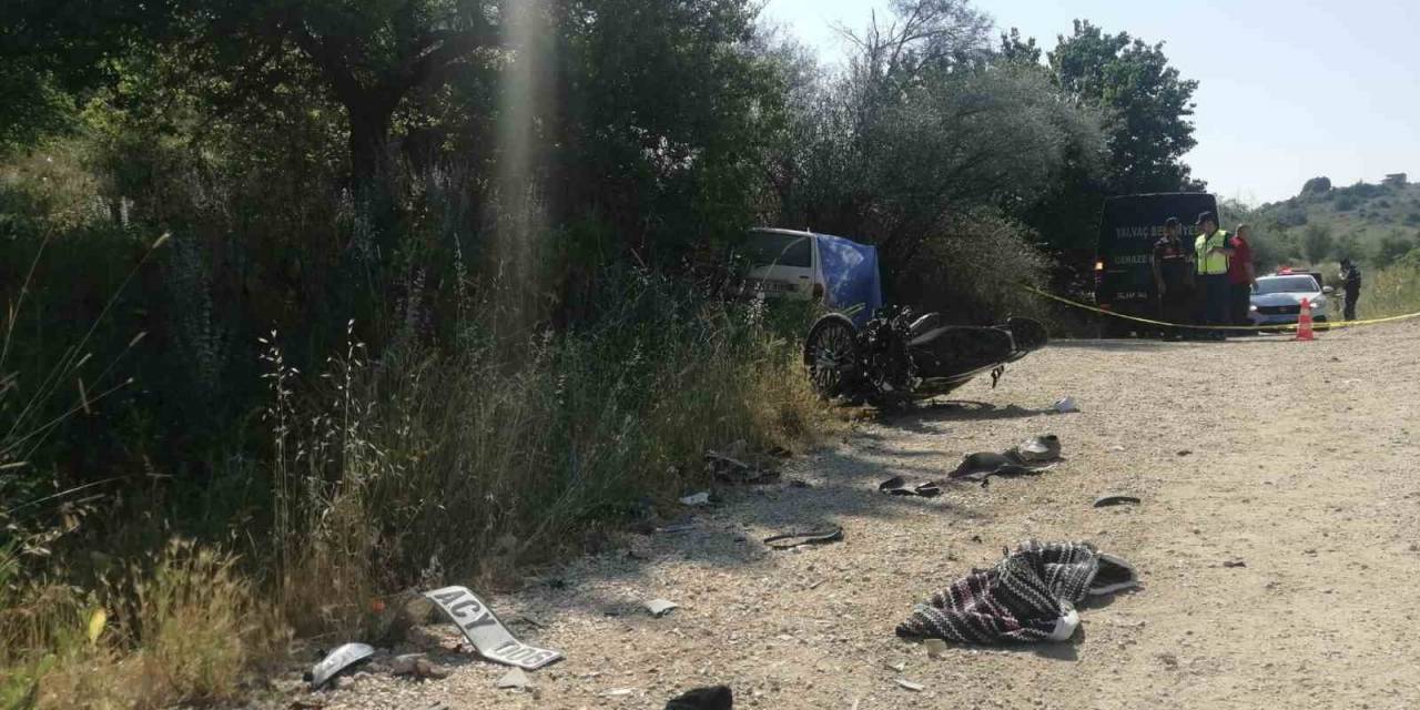 Otomobil İle Motosiklet Kafa Kafaya Çarpıştı: 1 Ölü, 2 Yaralı