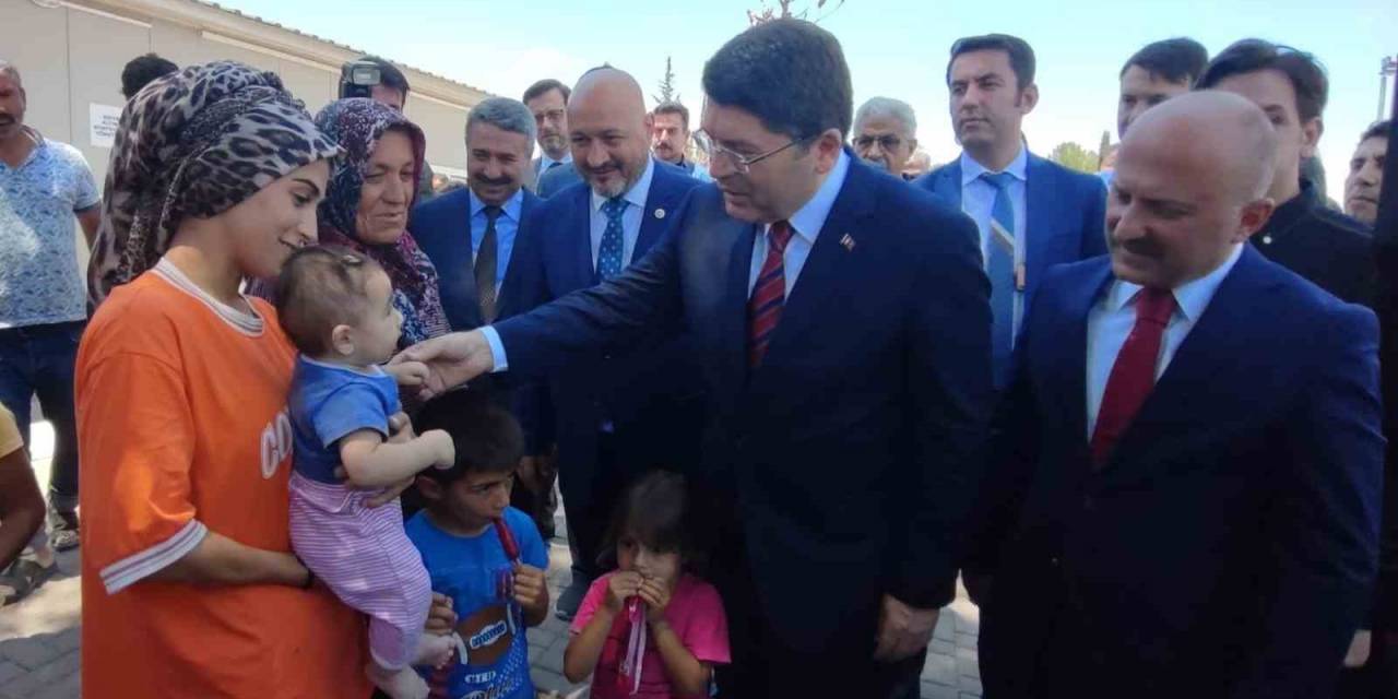 Adalet Bakanı Yılmaz Tunç, Depremzedelerle Bir Araya Geldi