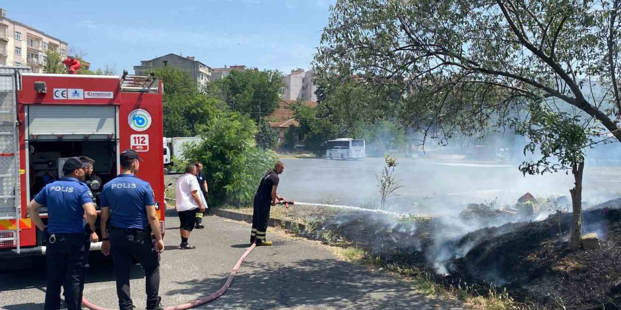 Ağaçlık Alanda Çıkan Yangın Korkuttu
