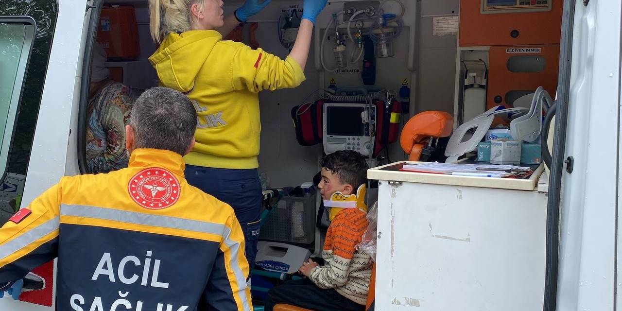 Tem’de 13 Araç Zincirleme Kazaya Karıştı, Trafik Felç Oldu: 5 Yaralı