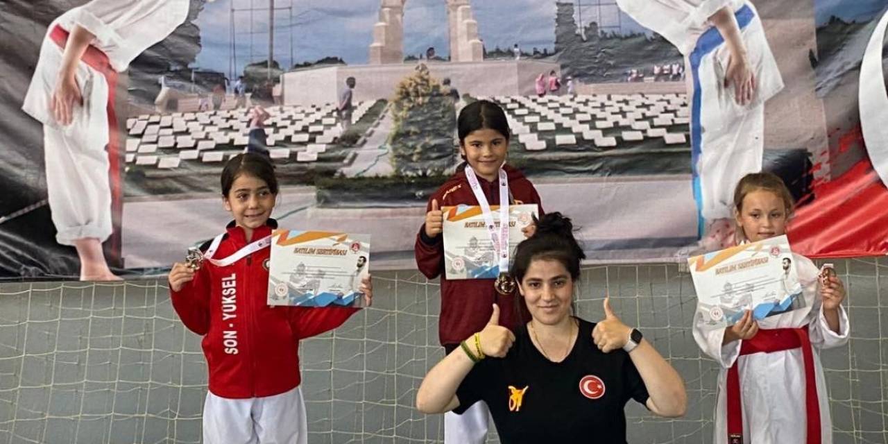 Rakiplerine Tatamiyi Dar Ettiler