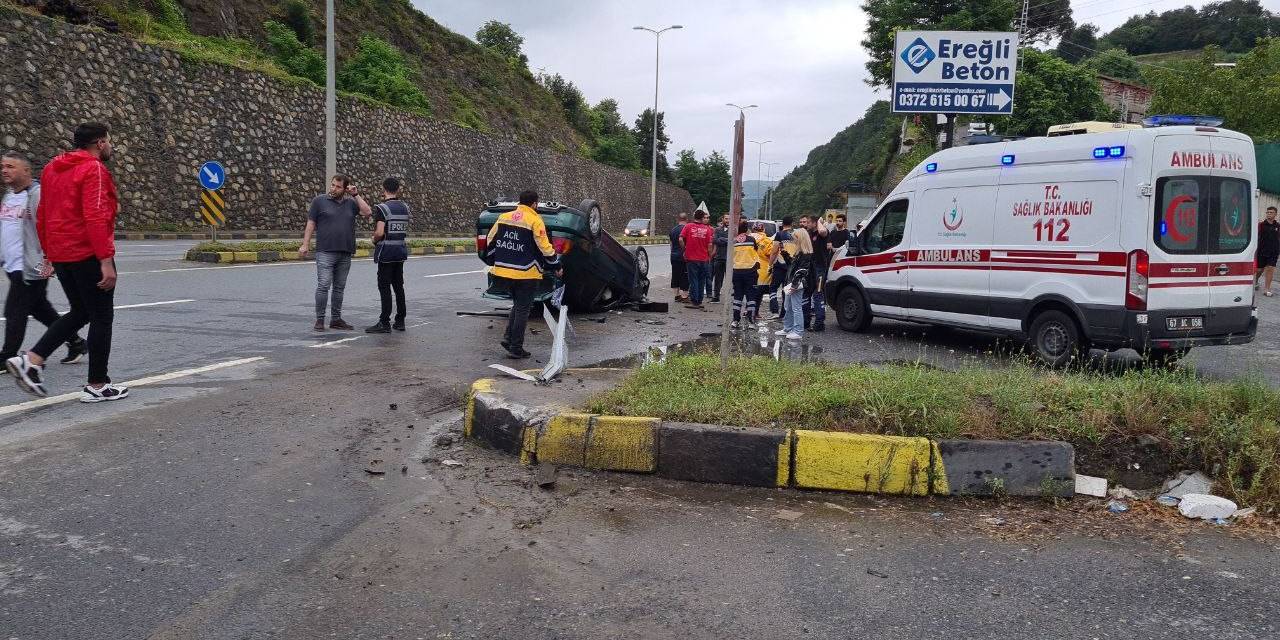 Telefona Bakarken Otomobili İle Düz Yolda Takla Attı: 2 Yaralı