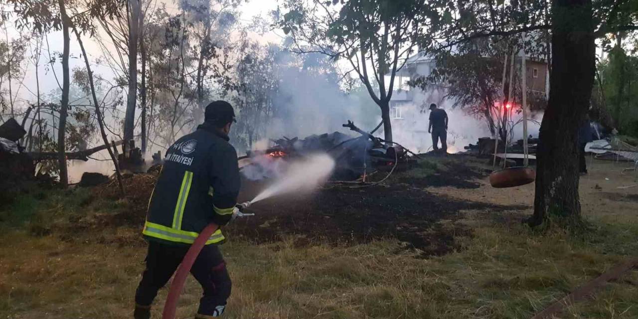 Van’da İtfaiye Ekipleri 18 Saatte 18 Yangına Müdahale Etti