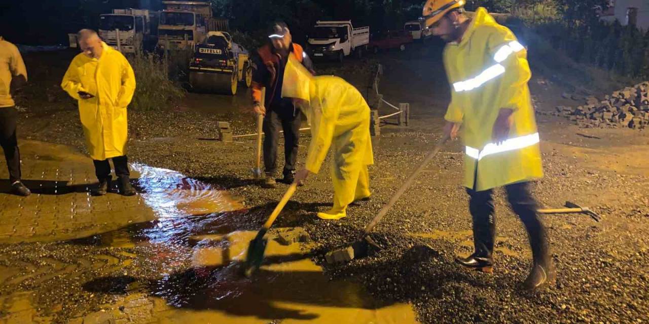 Giresun’da Sağanak Yağış Sonrası Ev Ve İşyerlerini Su Bastı