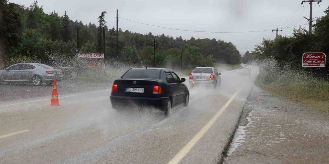 Bolu’da Sağanak Dereleri Taşırdı