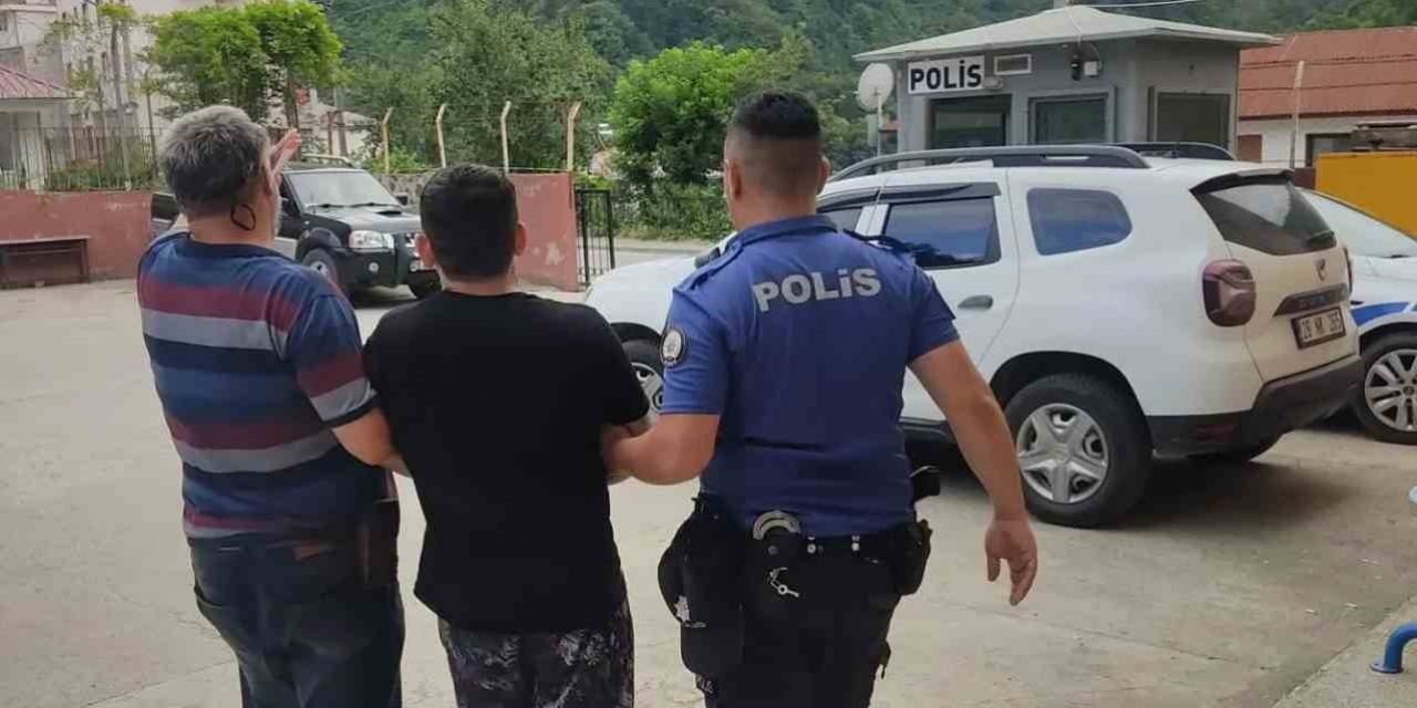 48 Farklı Suç Kaydı İle 12 Yıl Kesinleşmiş Hapis Cezası Bulunan 1 Kişi Yakalandı