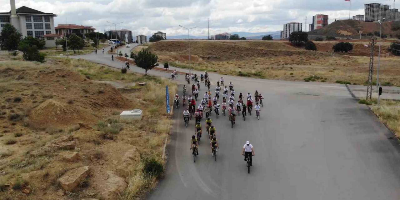 Dijital Bağımlılığa Karşı Pedal Çevirdiler