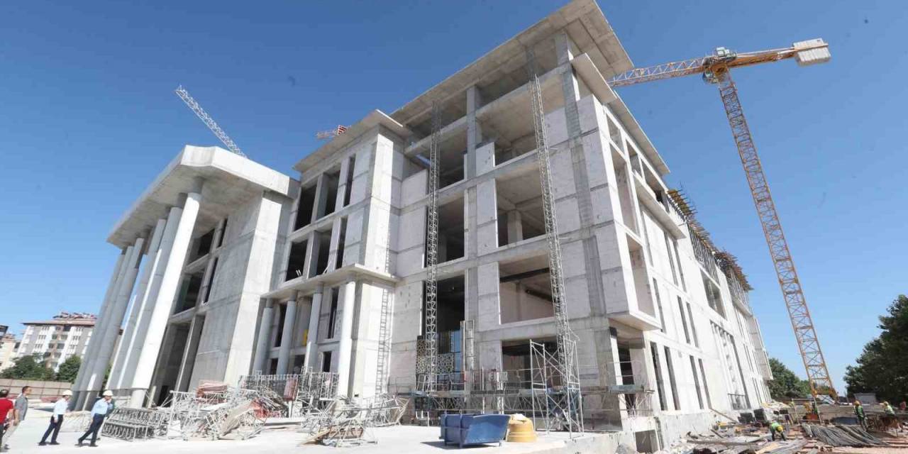 Şahinbey Millet Kütüphanesi Hızla Yükseliyor